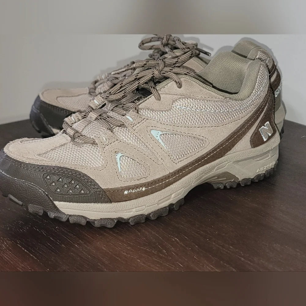 New Balance Brown Hiking Athletic Shoes - Picture 10 of 10
